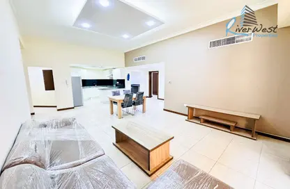 Apartment - 2 Bedrooms - 3 Bathrooms for rent in Al Juffair - Capital Governorate