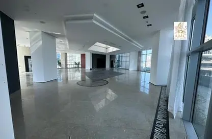 Show Room - Studio - 5 Bathrooms for rent in Seef - Capital Governorate