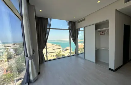 Apartment - 3 Bedrooms - 4 Bathrooms for rent in Reef Island - Capital Governorate