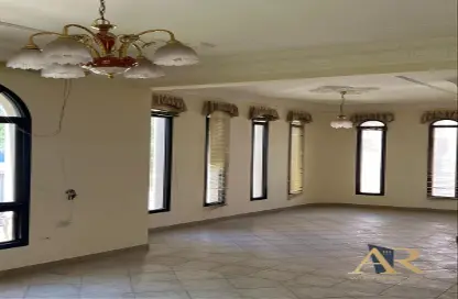 Empty Room image for: Villa - 3 Bedrooms - 4 Bathrooms for rent in Zinj - Manama - Capital Governorate, Image 1