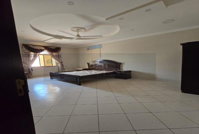 956271 - Property Image 3