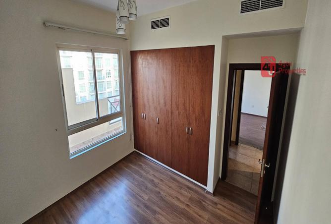 988995 - Property Image 2