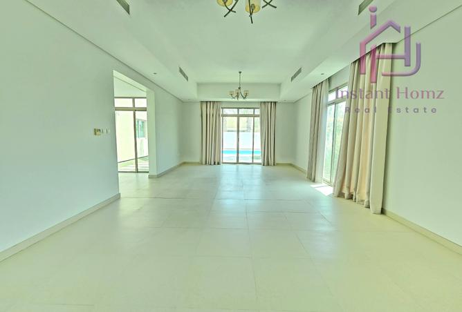 953589 - Property Image 2