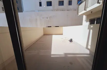 Apartment - 2 Bedrooms - 3 Bathrooms for rent in Al Juffair - Capital Governorate