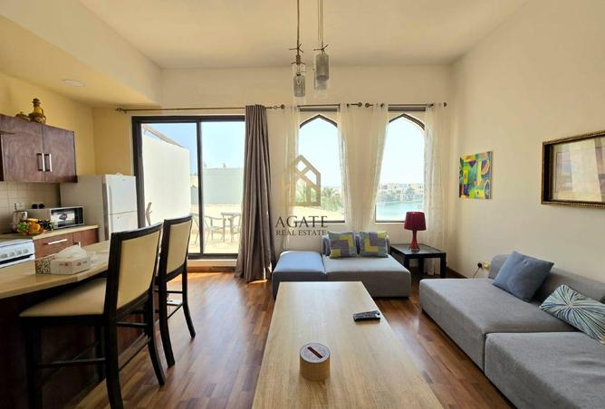 963011 - Property Image 2