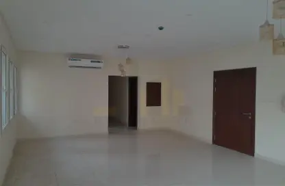 Empty Room image for: Apartment - 4 Bedrooms - 4 Bathrooms for rent in Hidd - Muharraq Governorate, Image 1
