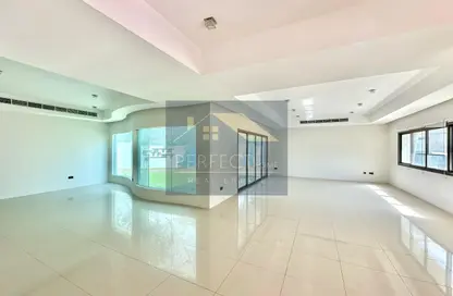 Villa - 5 Bedrooms - 5 Bathrooms for rent in Saar - Northern Governorate