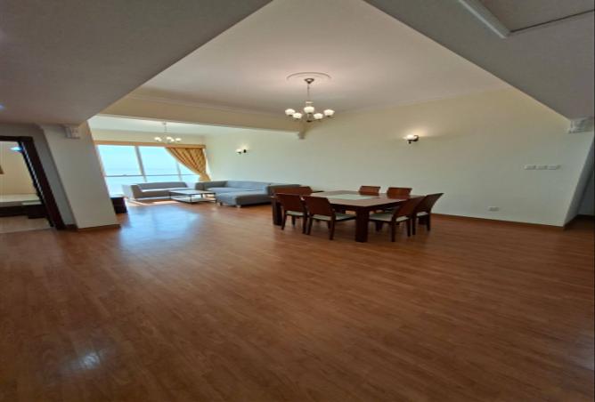 982621 - Property Image 3