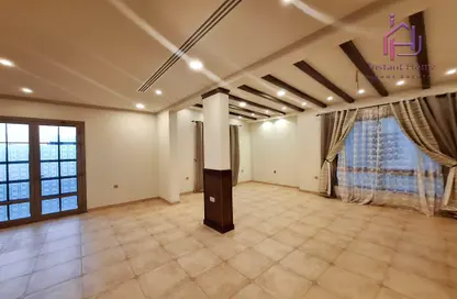 Empty Room image for: Apartment - 3 Bedrooms - 5 Bathrooms for rent in Janabiya - Northern Governorate, Image 1