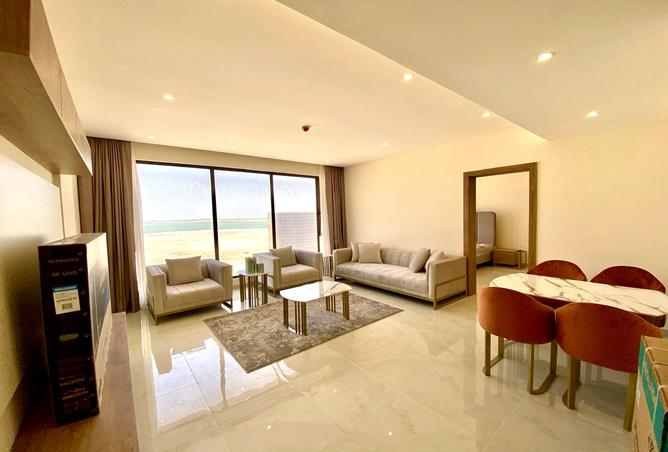 975015 - Property Image 2