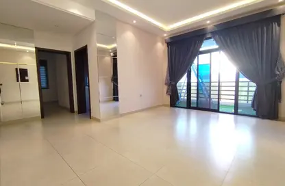 Apartment - 3 Bedrooms - 3 Bathrooms for rent in Hidd - Muharraq Governorate