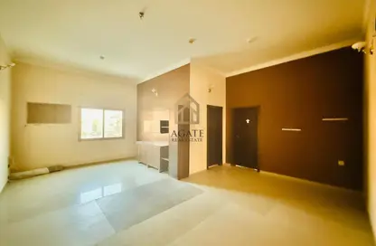 Apartment - 2 Bedrooms - 2 Bathrooms for rent in Galali - Muharraq Governorate