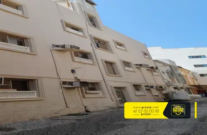 عمارة بالكامل - 8 غرف نوم - 8 حمامات للبيع في البسيتين - المحرق