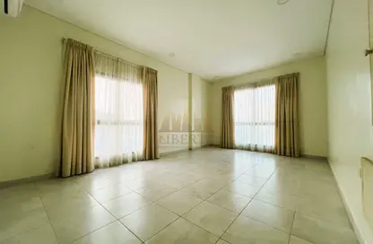 Apartment - 2 Bedrooms - 2 Bathrooms for rent in Mahooz - Manama - Capital Governorate