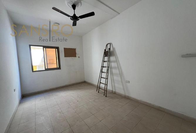 982730 - Property Image 3