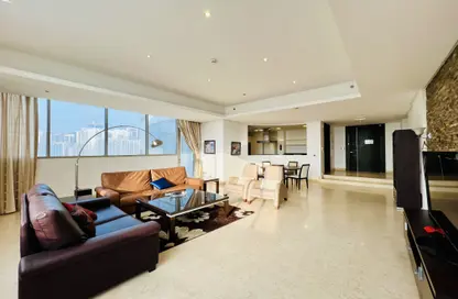 Apartment - 3 Bedrooms - 4 Bathrooms for rent in Al Juffair - Capital Governorate