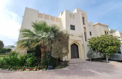 Villa - 5 Bedrooms - 5 Bathrooms for rent in Janabiya - Northern Governorate