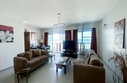 Living Room image for: Apartment - 2 Bedrooms - 2 Bathrooms for sale in Tala Island - Amwaj Islands - Muharraq Governorate, Image 1
