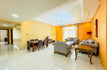 Apartment - 2 Bedrooms - 3 Bathrooms for rent in Zinj - Manama - Capital Governorate