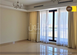 Large balcony/ great location/ near Seef Mall