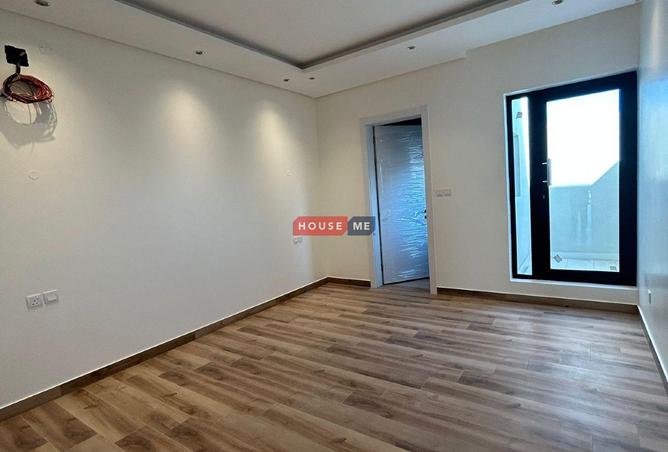 976656 - Property Image 3