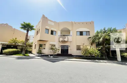 Villa - 5 Bedrooms - 5 Bathrooms for rent in Janabiya - Northern Governorate