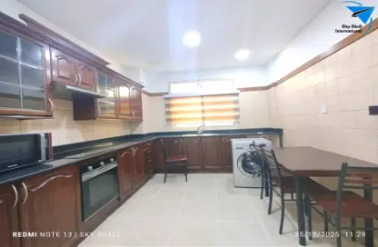 Apartment - 3 Bedrooms - 3 Bathrooms for rent in Al Juffair - Capital Governorate