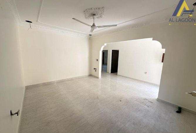 981102 - Property Image 2