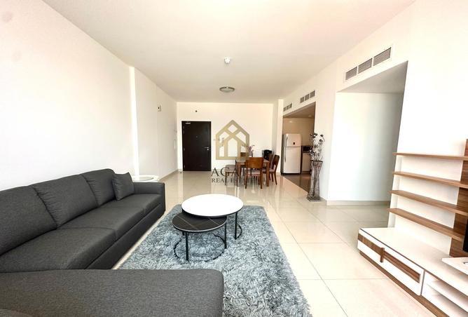 956021 - Property Image 2