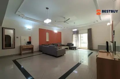 Apartment - 3 Bedrooms - 3 Bathrooms for rent in Al Juffair - Capital Governorate