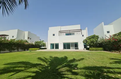 Villa - 4 Bedrooms - 5 Bathrooms for rent in Mahooz - Manama - Capital Governorate