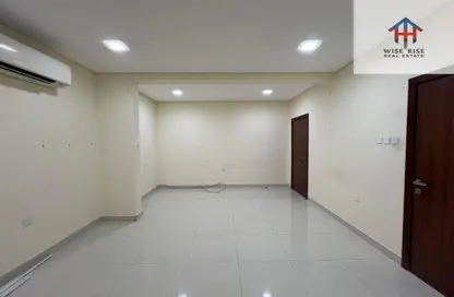 Apartment - 2 Bedrooms - 2 Bathrooms for rent in Salmaniya - Manama - Capital Governorate Apartment - 2 Bedrooms - 2 Bathrooms for rent in Salmaniya - Manama - Capital Governorate