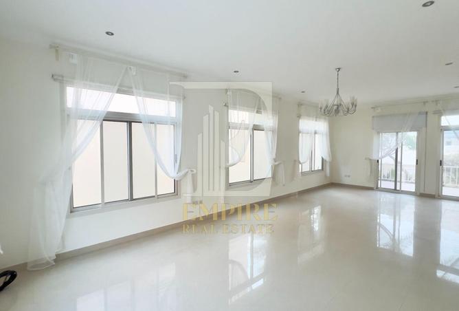958791 - Property Image 2