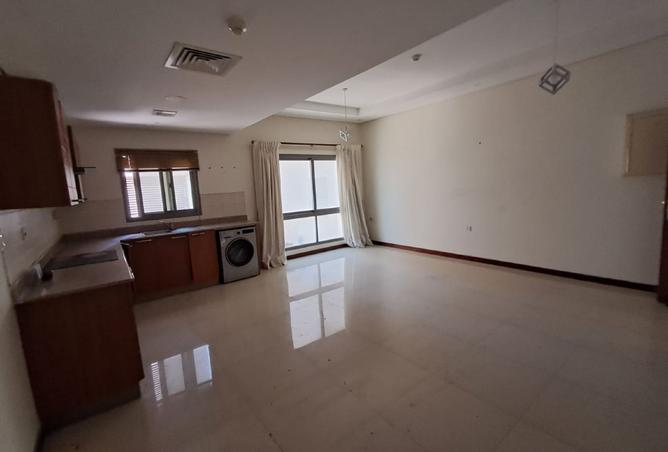 952843 - Property Image 2