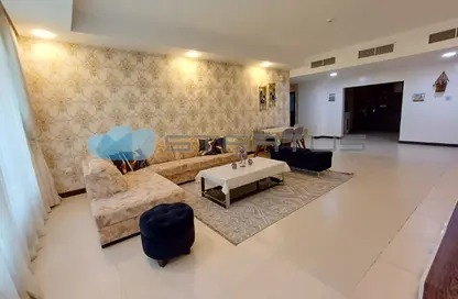 Apartment - 2 Bedrooms - 2 Bathrooms for rent in Al Juffair - Capital Governorate