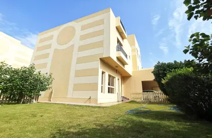 Outdoor Building image for: Villa - 4 Bedrooms - 4 Bathrooms for rent in Saar - Northern Governorate, Image 1