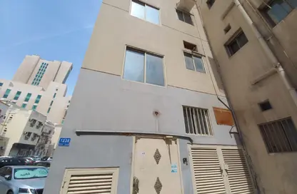 Apartment - 2 Bedrooms - 1 Bathroom for rent in Manama Sea Front - Manama - Capital Governorate