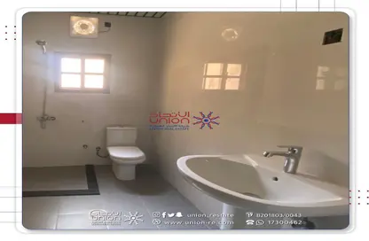 Bathroom image for: Apartment - 2 Bedrooms - 2 Bathrooms for rent in Tubli - Central Governorate, Image 1