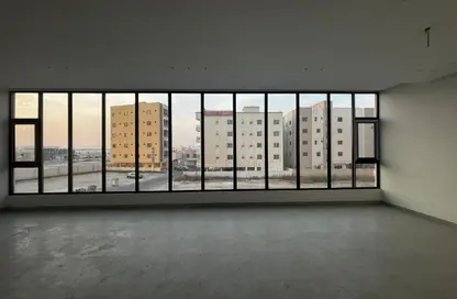 مكتب - استوديو - 1 حمام للايجار في سرايا 2 - بو قوة - المحافظة الشمالية