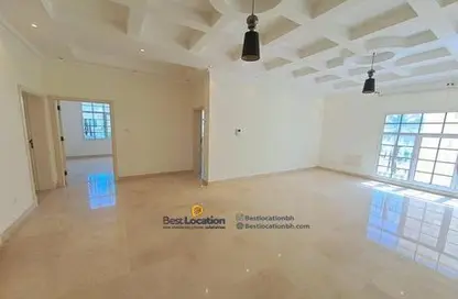Apartment - 3 Bedrooms - 3 Bathrooms for rent in Busaiteen - Muharraq Governorate