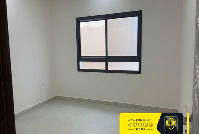 745323 - Property Image 3