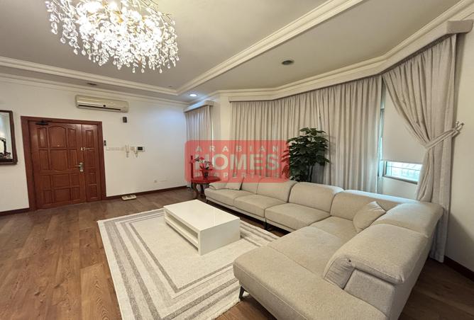 960689 - Property Image 2