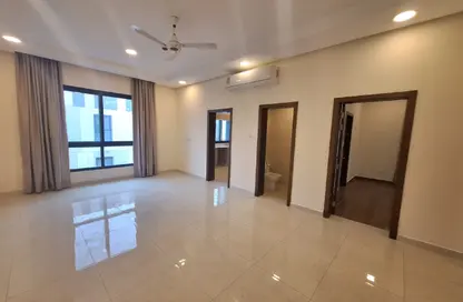 Apartment - 2 Bedrooms - 3 Bathrooms for rent in Zinj - Manama - Capital Governorate