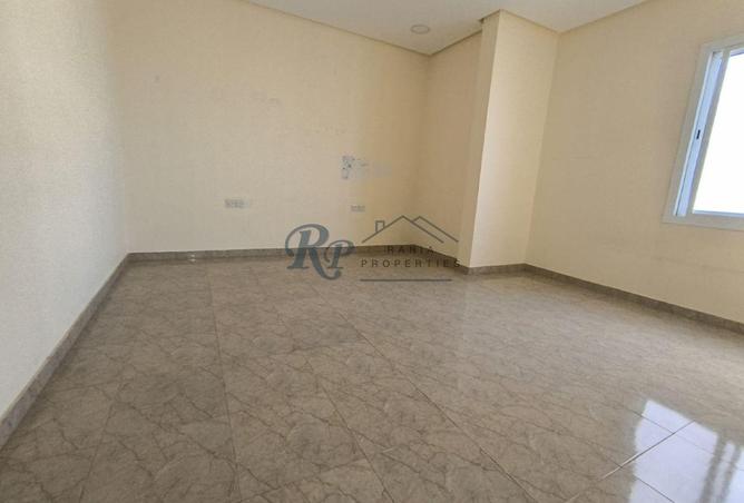 992412 - Property Image 2