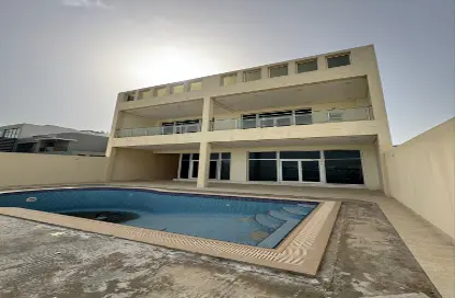 فيلا - 6 غرف نوم - 7 حمامات للبيع في أمواج - المحرق