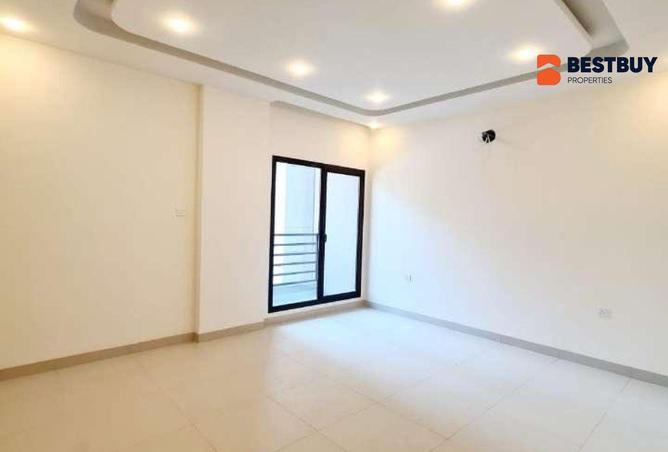 954986 - Property Image 2