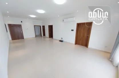 Apartment - 2 Bedrooms - 2 Bathrooms for rent in Shakhura - Northern Governorate