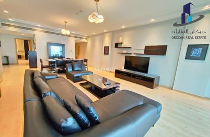 Apartment - 2 Bedrooms - 4 Bathrooms for rent in Al Juffair - Capital Governorate