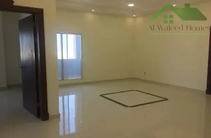Apartment - 3 Bedrooms - 5 Bathrooms for rent in Hidd - Muharraq Governorate