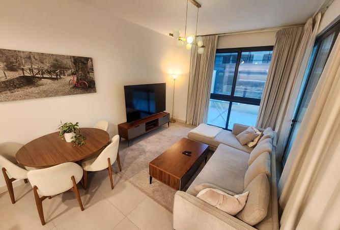 988484 - Property Image 2